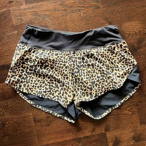 Outdoor voices Hudson 2.5” shorts